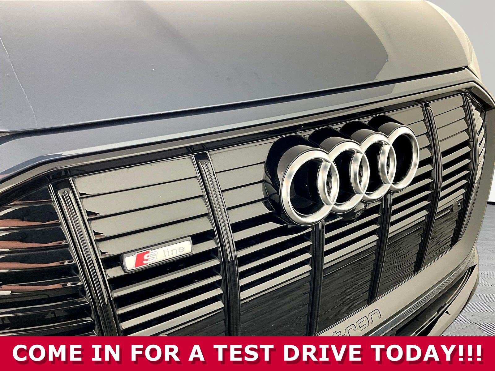 Used 2022 Audi e-tron Premium Plus w/ Premium Plus Package AWD/4WD image 31