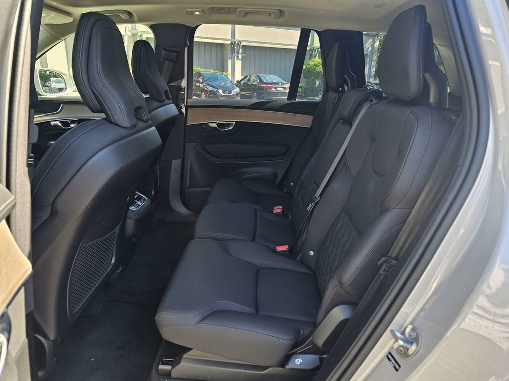 Certified 2025 Volvo XC90 B5 Plus AWD/4WD image 14