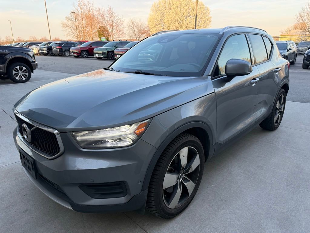 Used 2019 Volvo XC40 T5 Momentum image 8