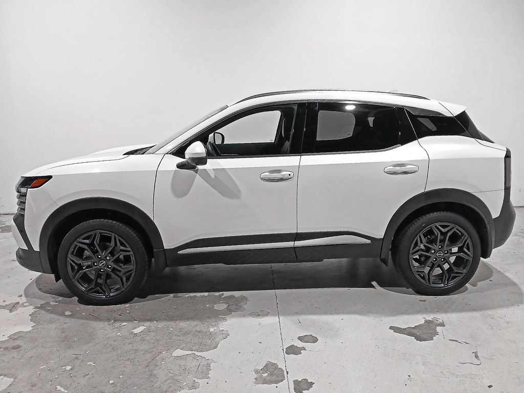 Certified 2025 Nissan Kicks SR w/ SR Premium Package AWD/4WD image 4