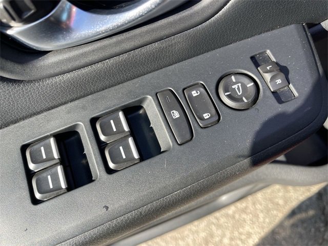 Used 2025 Honda Pilot Sport image 13