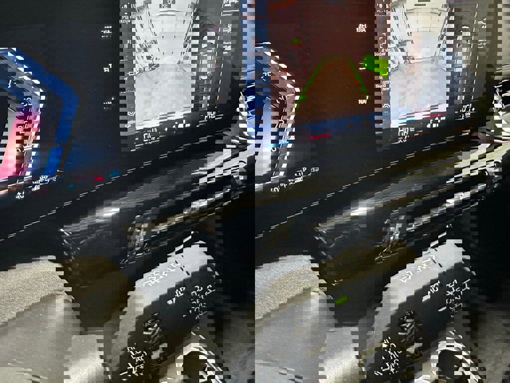 Used 2025 BMW X1 xDrive28i image 22