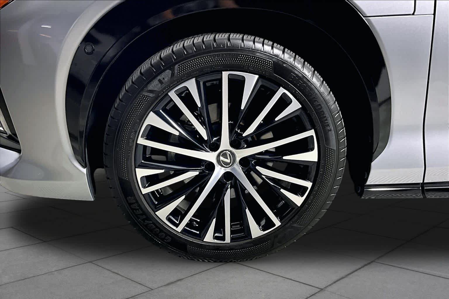 Certified 2023 Lexus RZ 450e Premium w/ Accessory Package (Z1) AWD/4WD image 10