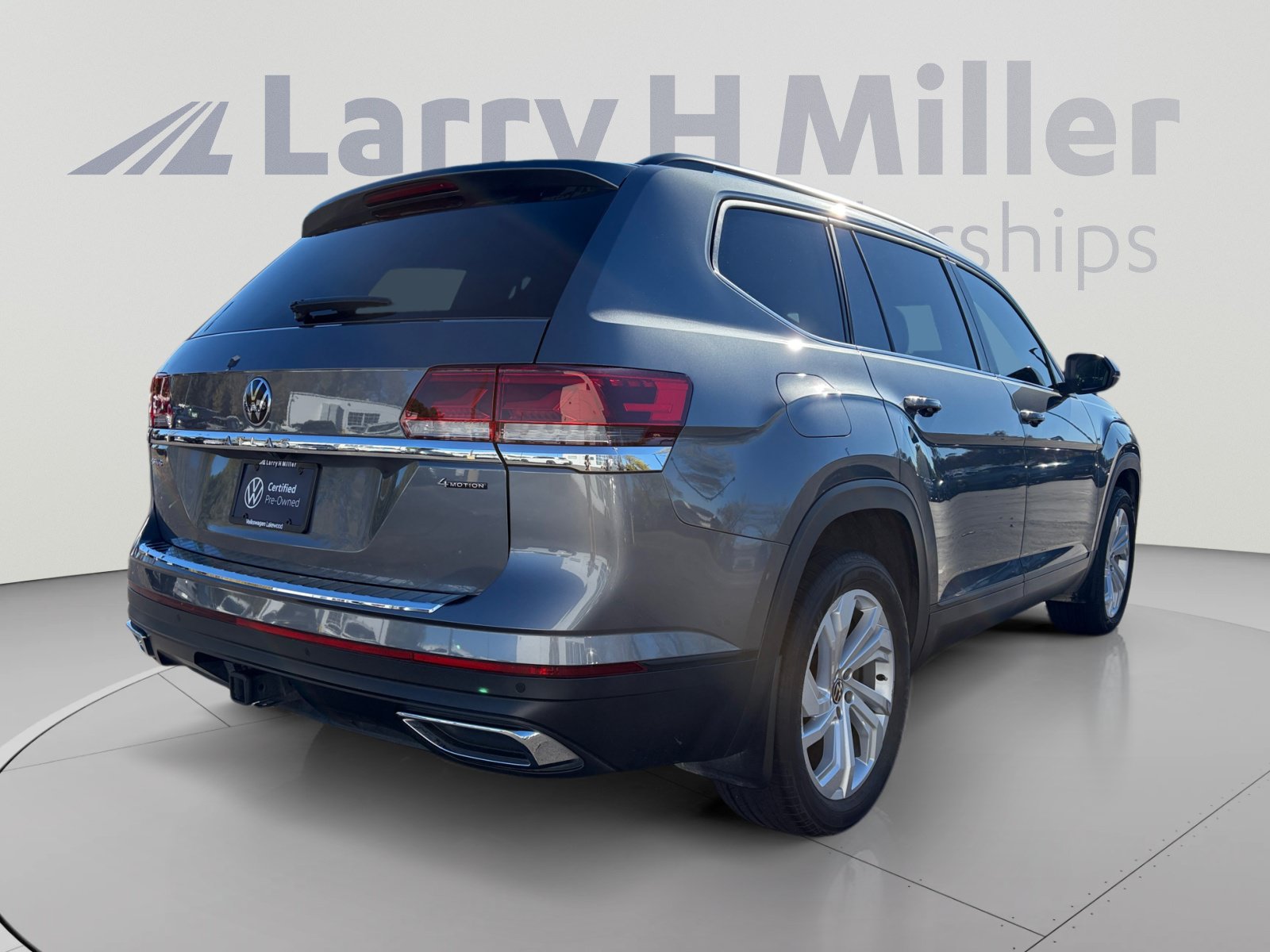 Used 2023 Volkswagen Atlas SE w/ Panoramic Sunroof Package AWD/4WD image 5