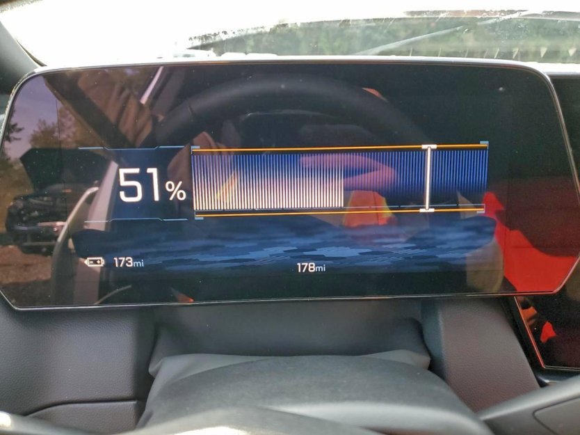 Used 2025 Chevrolet Equinox EV RS image 8