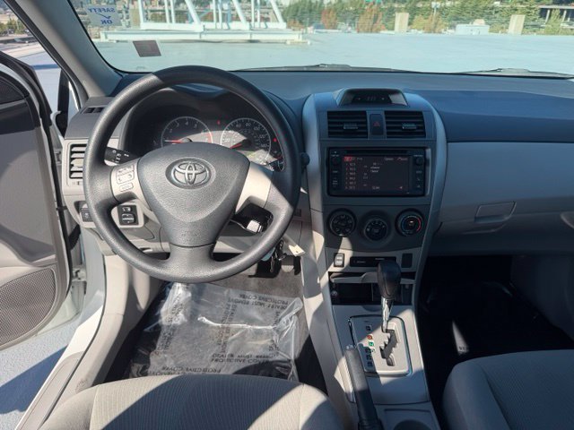 Used 2013 Toyota Corolla LE FWD image 10
