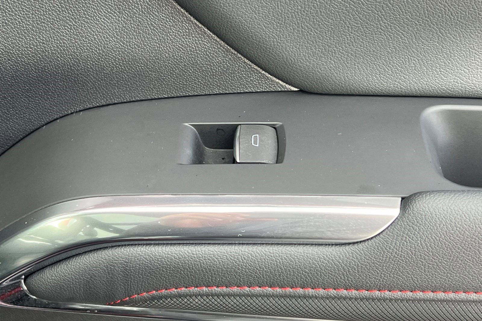 Certified 2024 Chevrolet Traverse RS w/ LPO, Floor Liner Package image 22