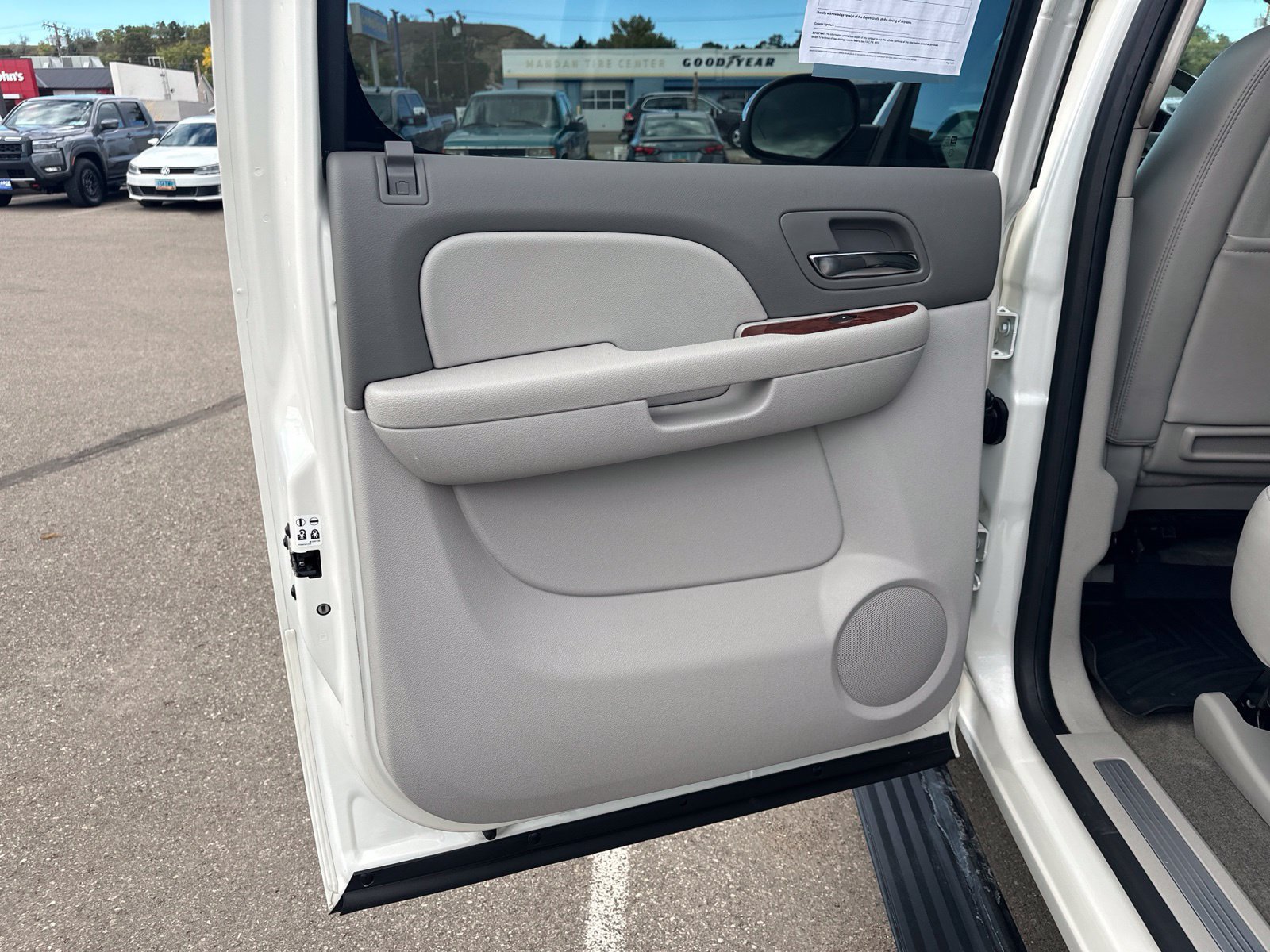 Used 2013 Chevrolet Avalanche LTZ AWD/4WD image 29