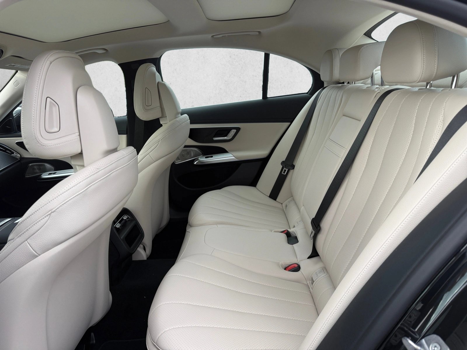 New 2027 Mercedes-Benz E 350 4MATIC Sedan image 17