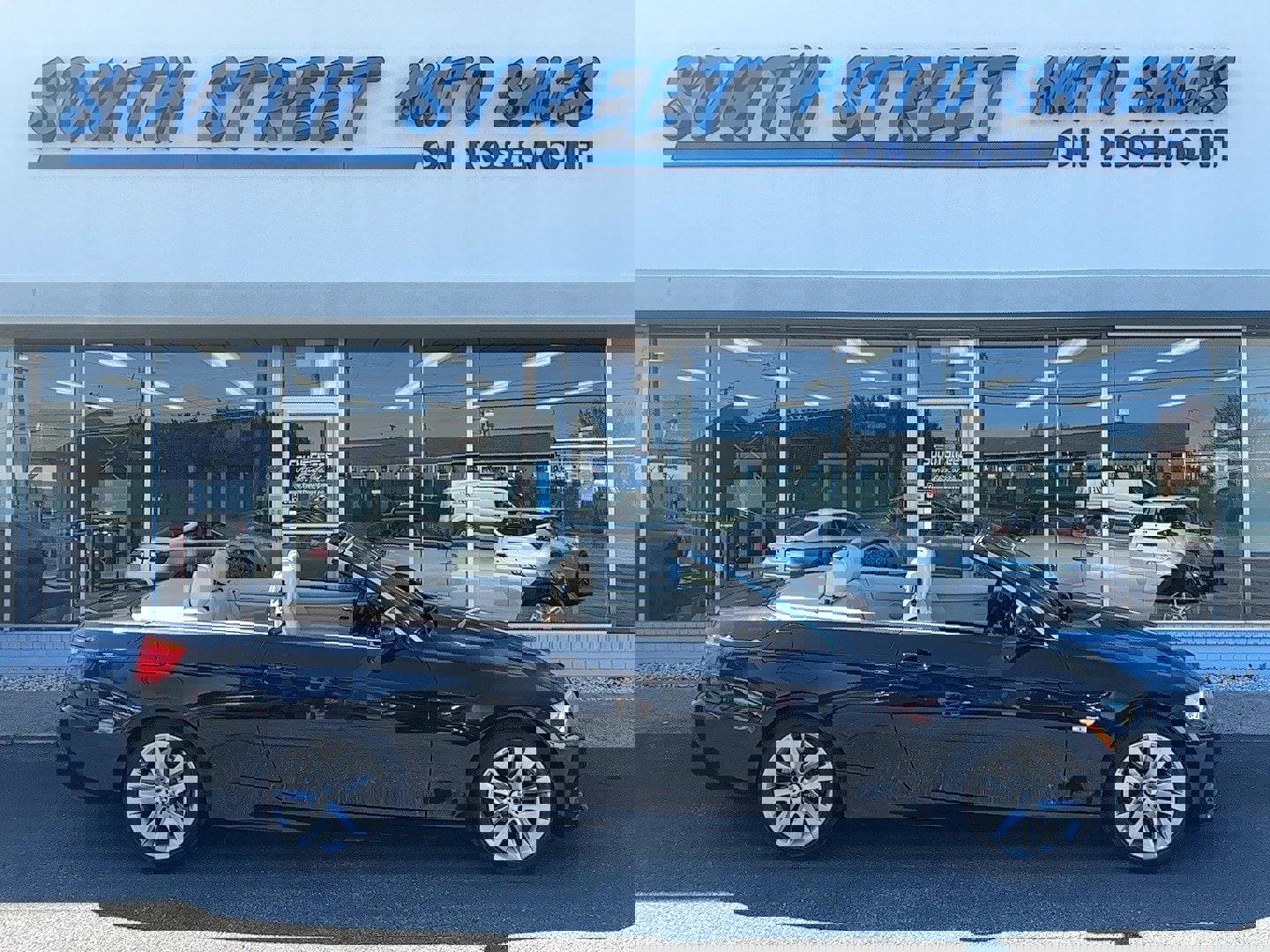 Used 2013 BMW 328i Convertible image 1