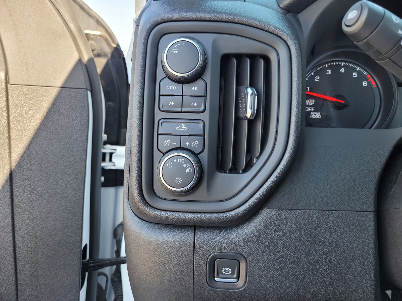 Used 2024 Chevrolet Silverado 1500 Custom Trail Boss image 22