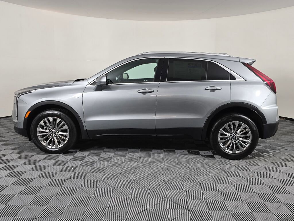 Used 2024 Cadillac XT4 Premium Luxury image 6