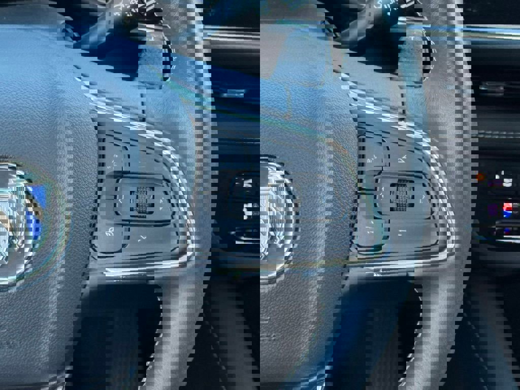 Used 2023 Buick Envision Avenir image 28