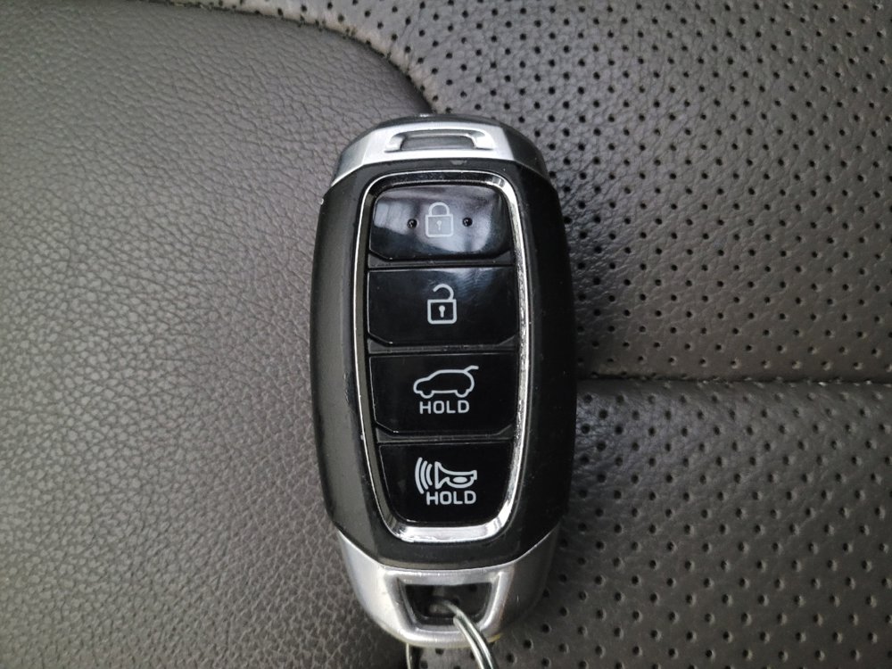 Used 2019 Hyundai Santa Fe AWD image 32