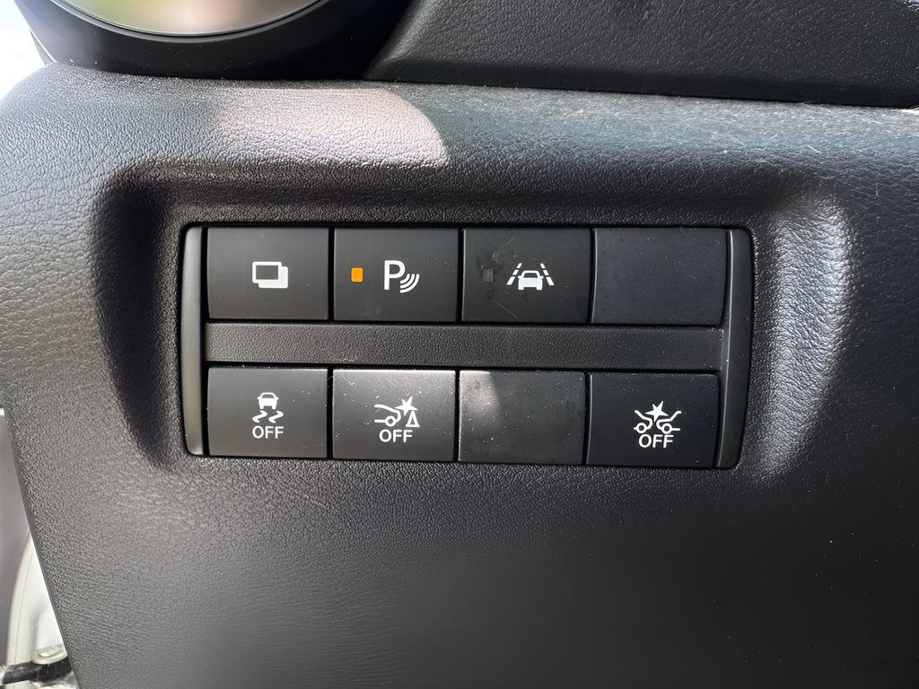 Used 2020 Nissan Versa S FWD image 22