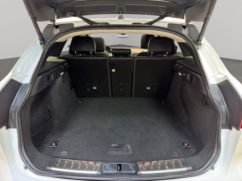 Used 2020 Jaguar F-PACE Prestige image 19