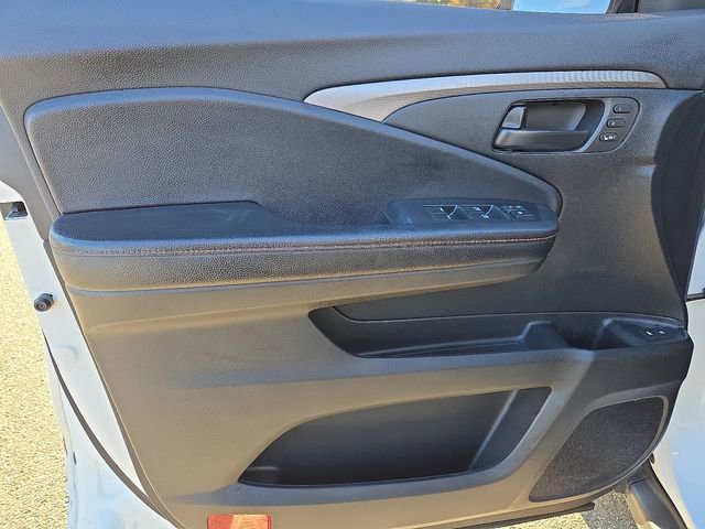Used 2022 Honda Pilot TrailSport image 12