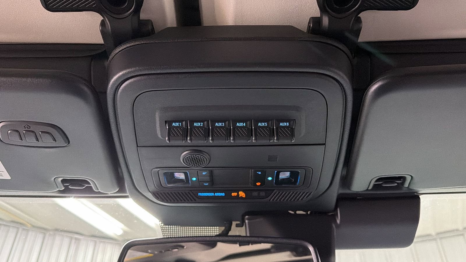 Used 2025 Ford Bronco Badlands image 33