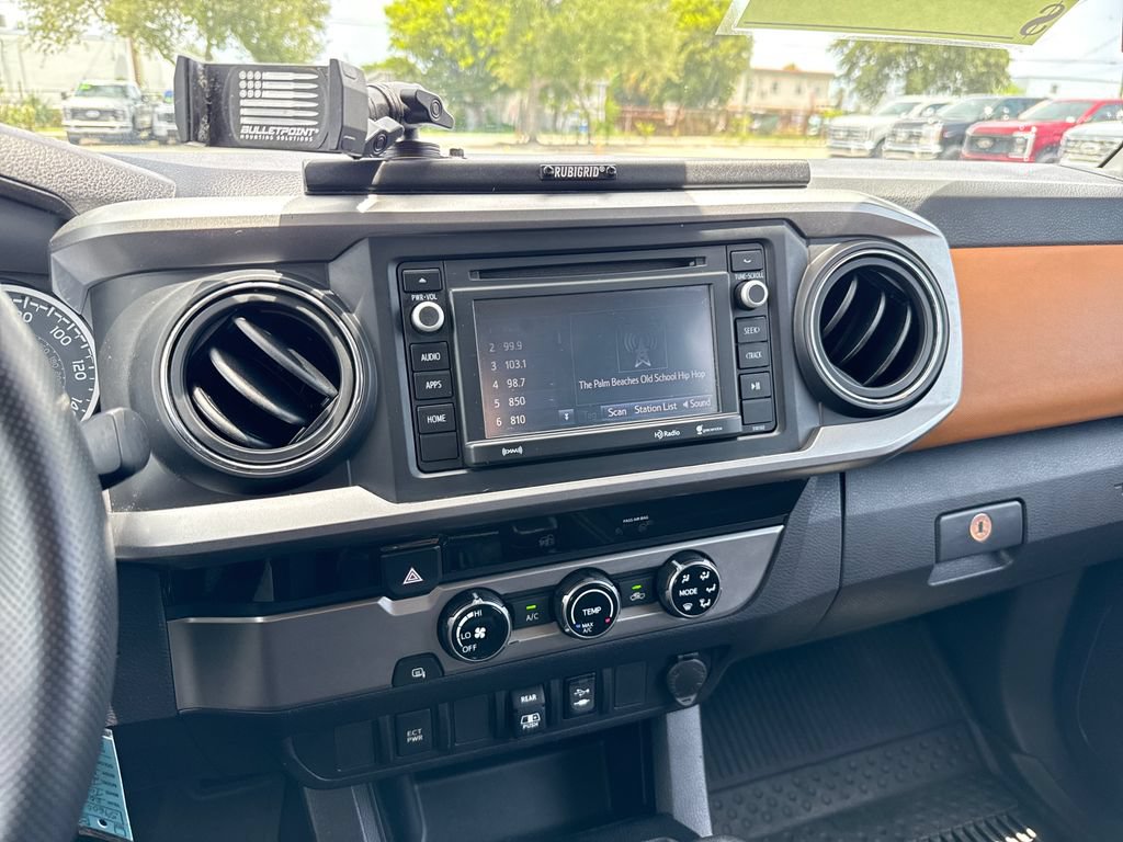 Used 2018 Toyota Tacoma SR5 RWD image 18