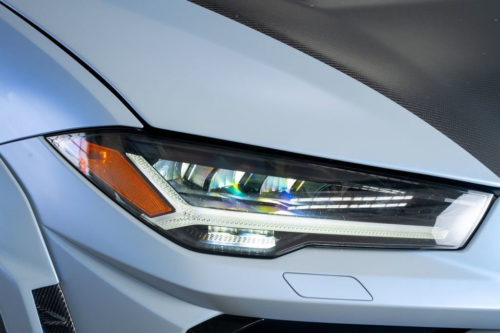 Used 2022 Lamborghini Urus image 19