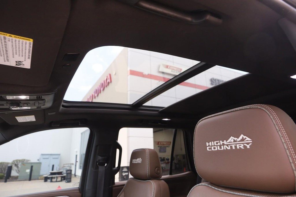 Used 2023 Chevrolet Tahoe High Country w/ Premium Package 2 image 10