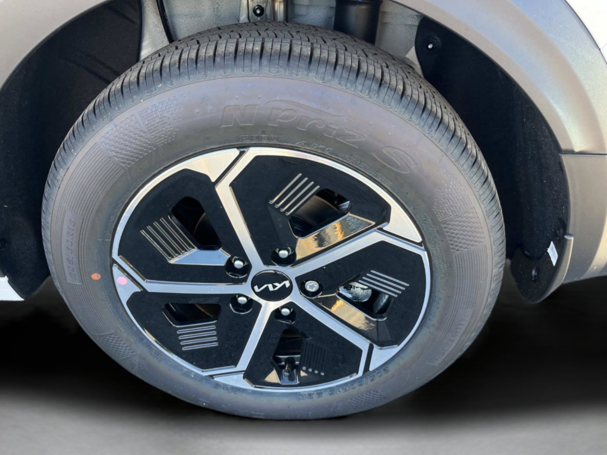 New 2025 Kia Niro EX w/ EX Cold Weather Package FWD image 11