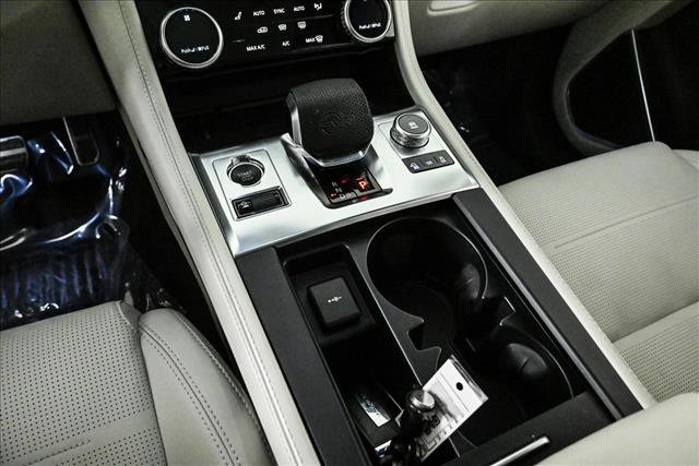 Used 2022 Jaguar F-PACE SVR image 12