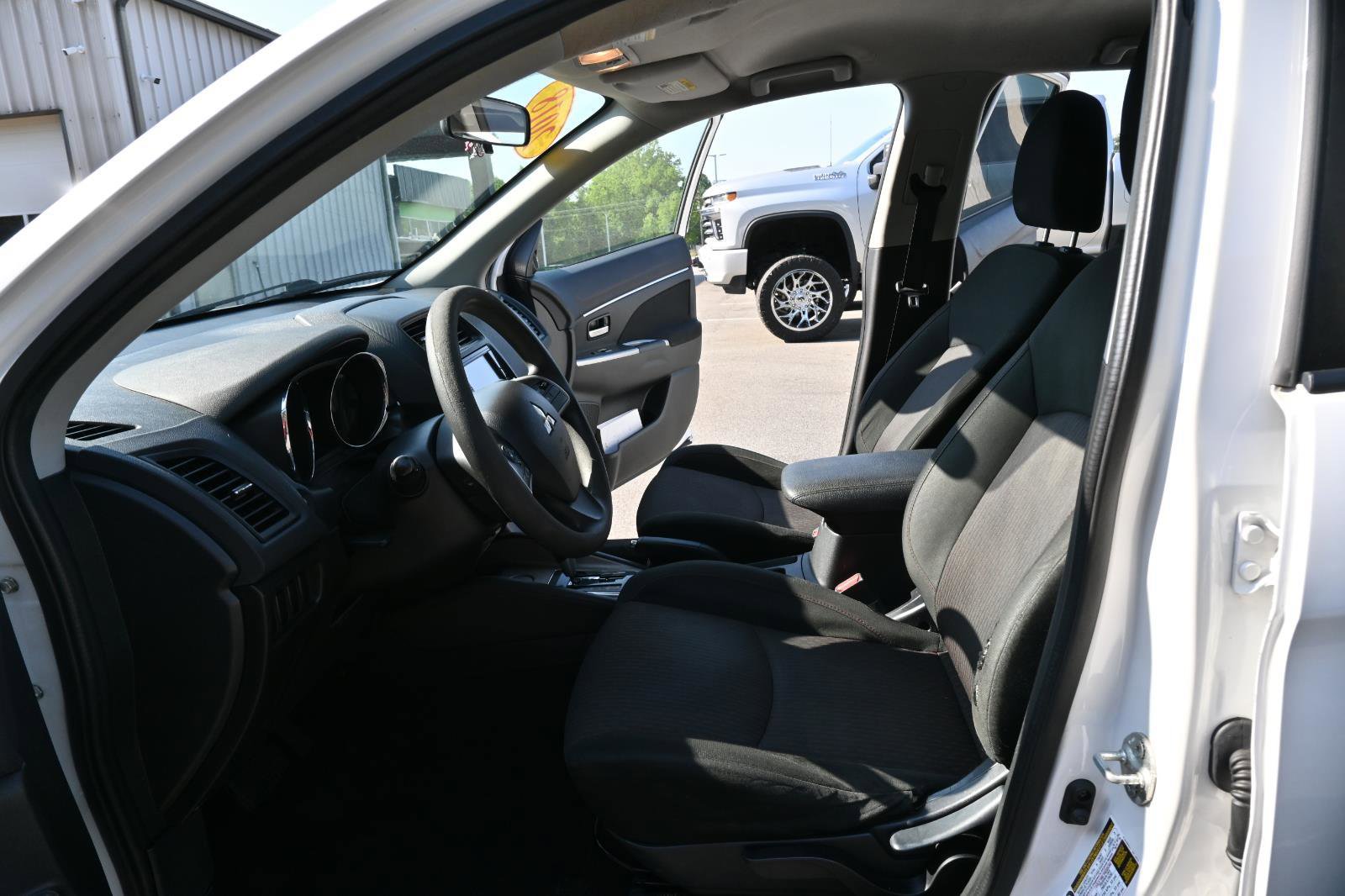 Used 2018 Mitsubishi Outlander Sport ES FWD image 13