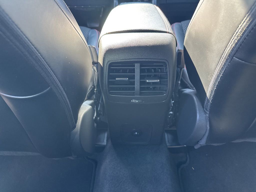 Used 2025 Ford Escape ST-Line image 12