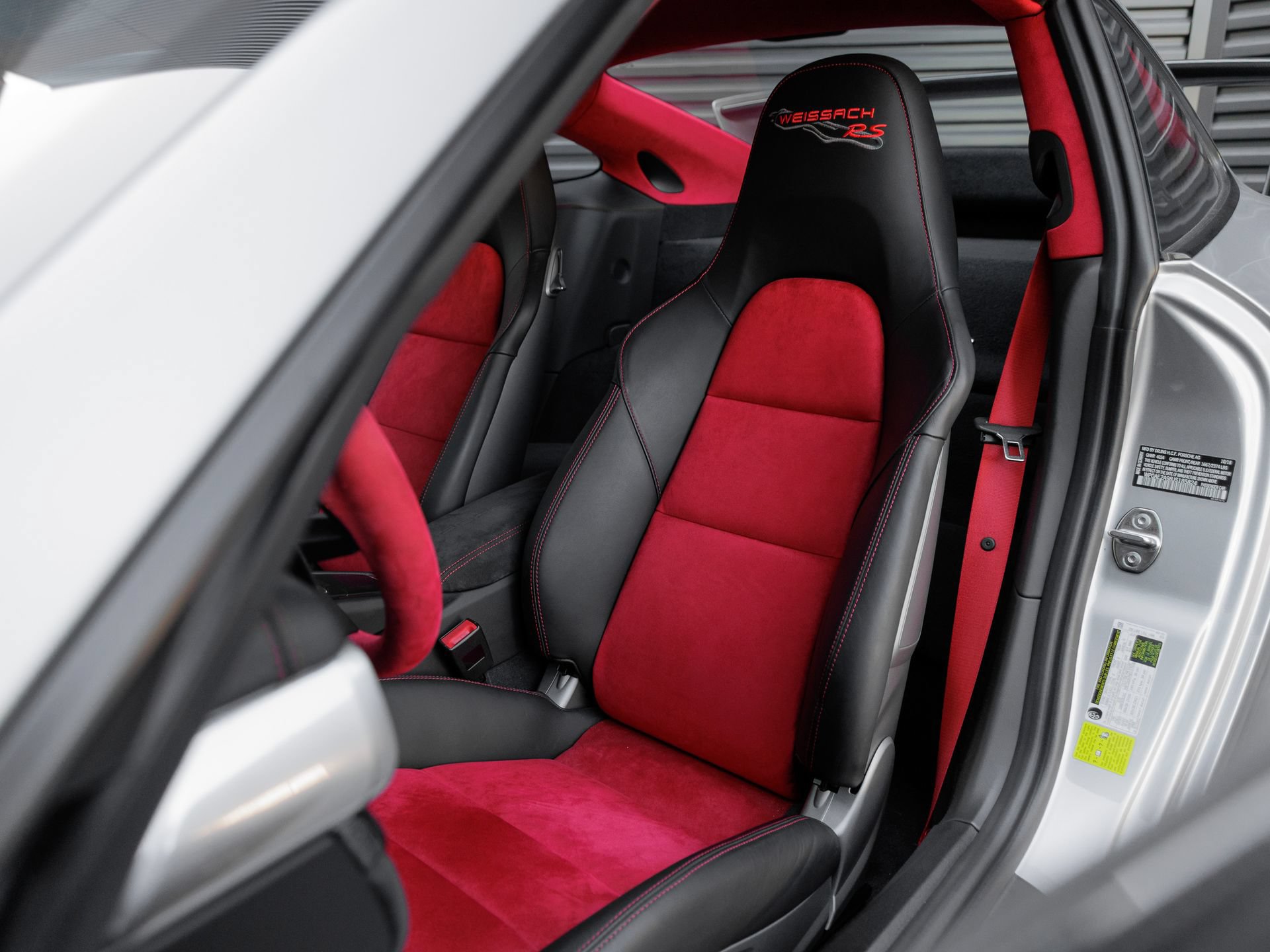 Certified 2018 Porsche 911 GT2 RS RWD image 5