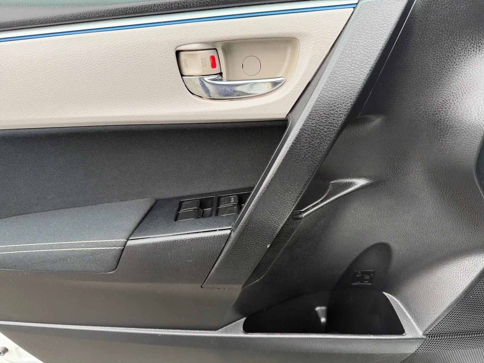 Used 2016 Toyota Corolla LE image 15