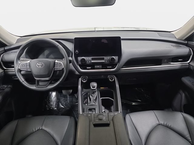 Certified 2025 Toyota Grand Highlander AWD image 9
