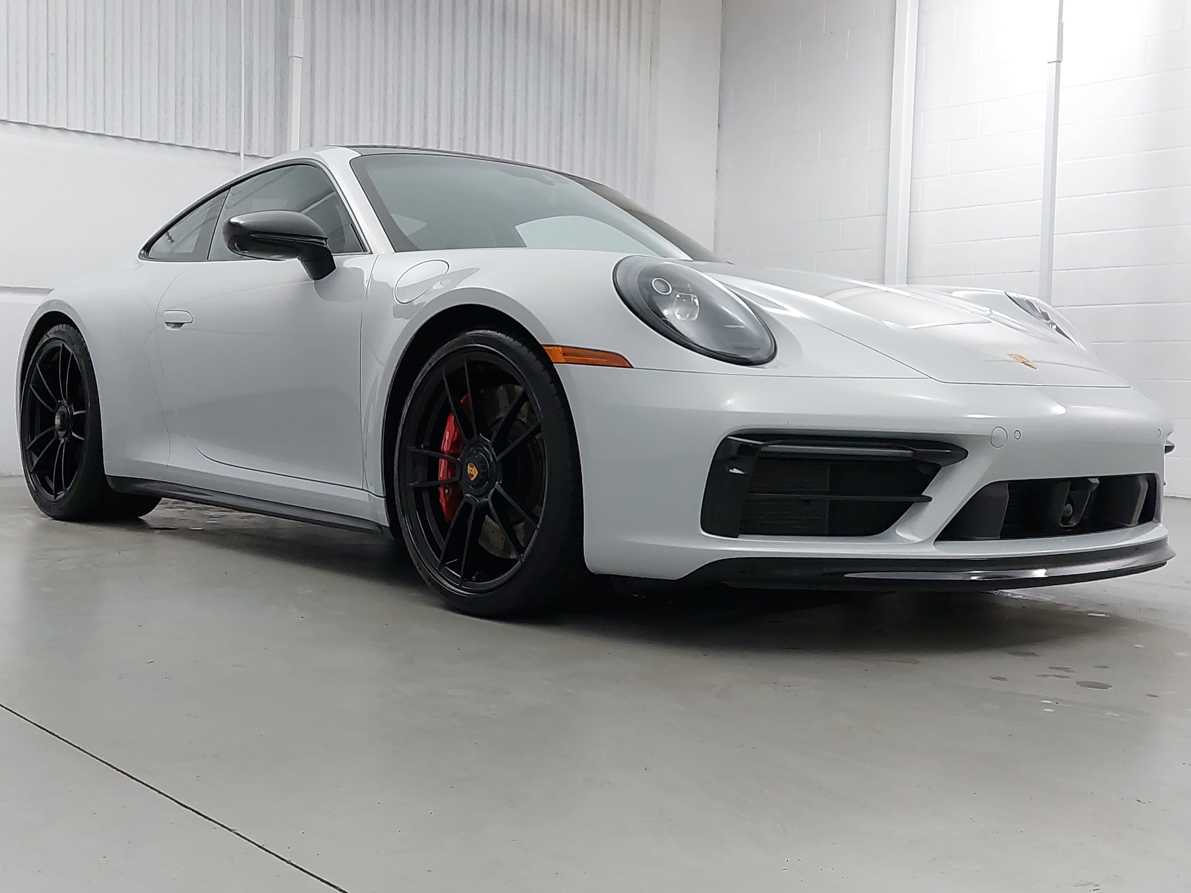 Certified 2024 Porsche 911 Carrera GTS image 9
