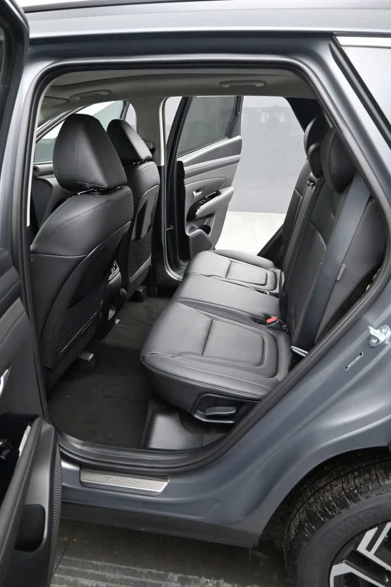 New 2026 Hyundai Tucson Limited FWD image 14