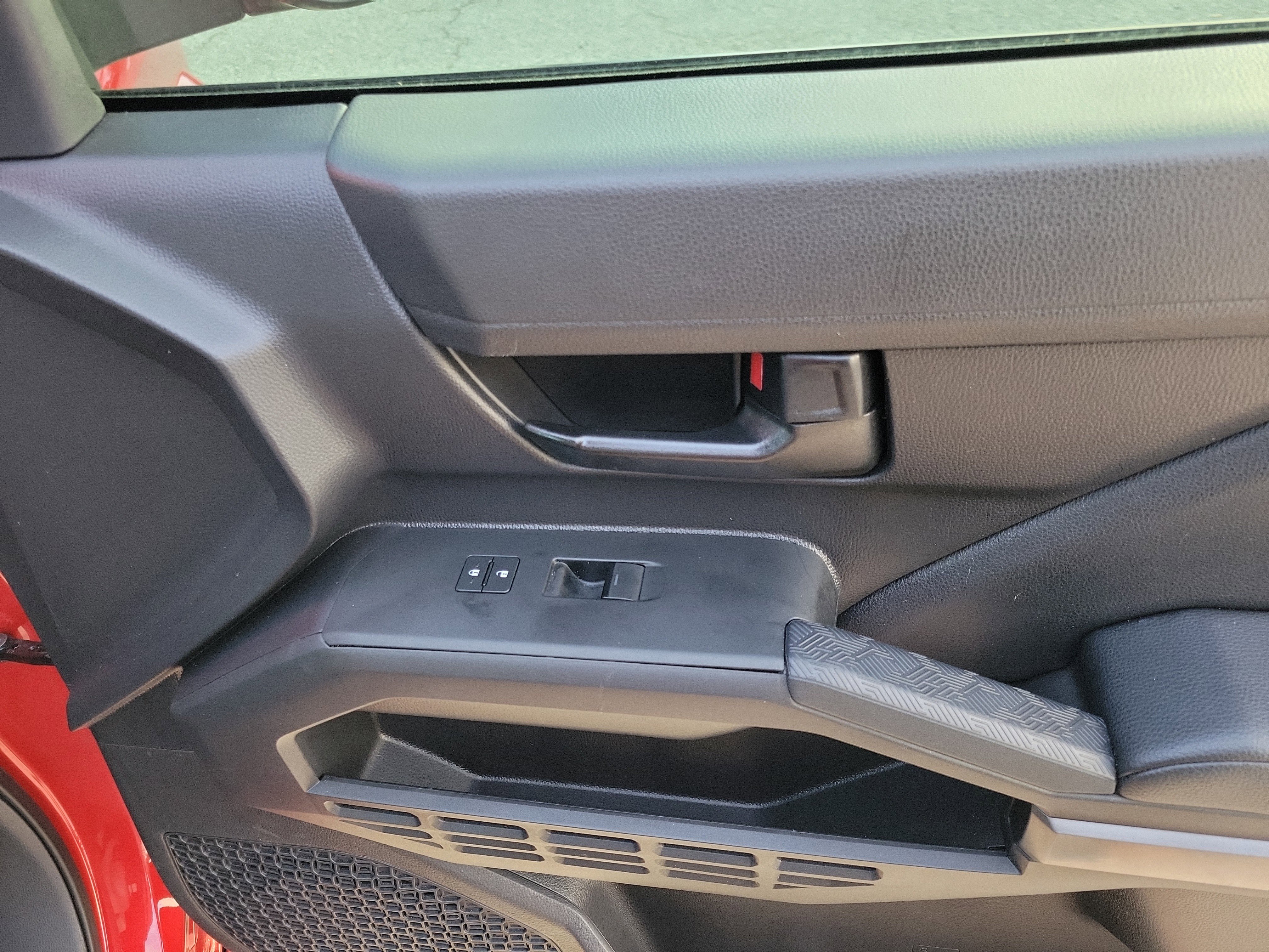 Certified 2025 Toyota Tacoma SR5 image 29