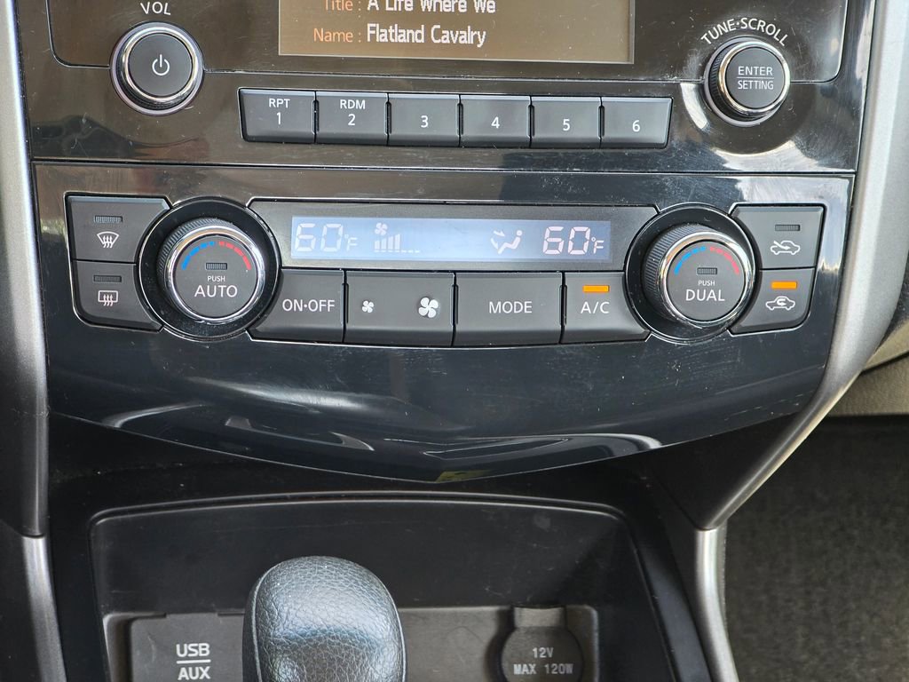 Used 2015 Nissan Altima 2.5 SV FWD image 21