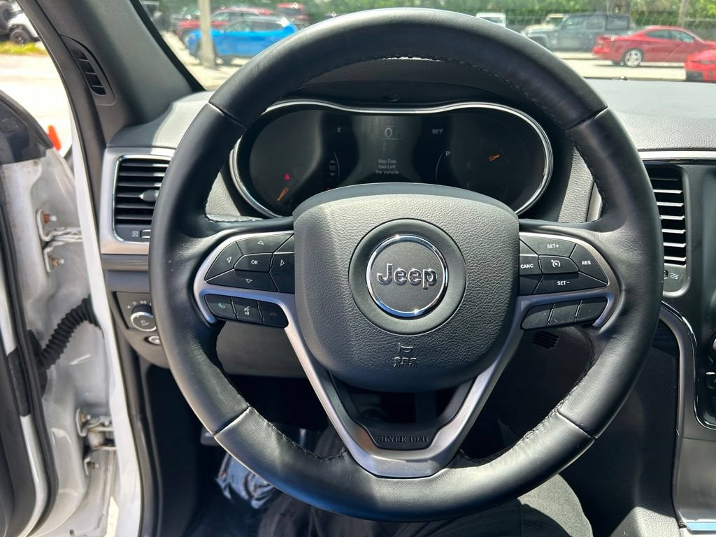 Used 2019 Jeep Grand Cherokee Laredo RWD image 16