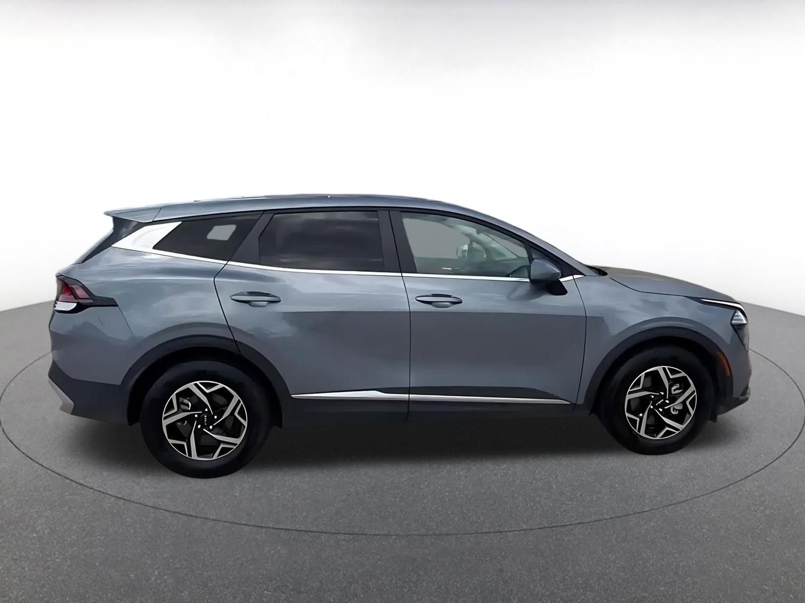 Used 2025 Kia Sportage LX image 16