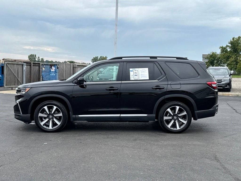 Certified 2025 Honda Pilot Touring image 4