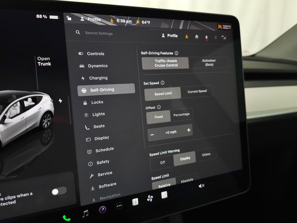 Used 2024 Tesla Model Y Long Range AWD/4WD image 22
