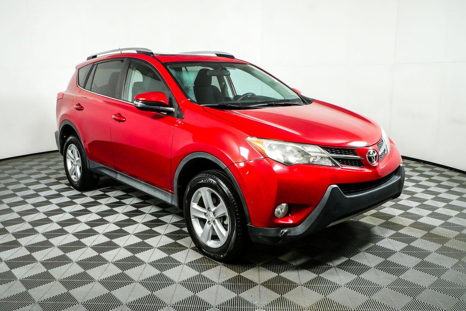 Used 2013 Toyota RAV4 XLE FWD image 1