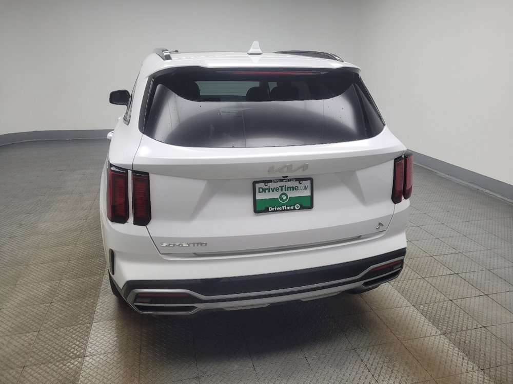 Used 2023 Kia Sorento EX w/ Panoramic Sunroof Package FWD image 6