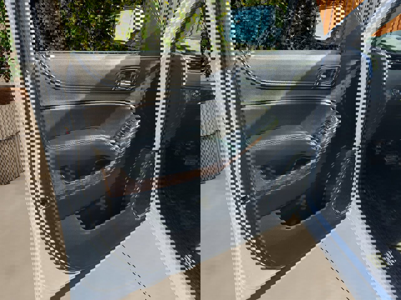 Used 2019 Chevrolet Tahoe 4WD image 16