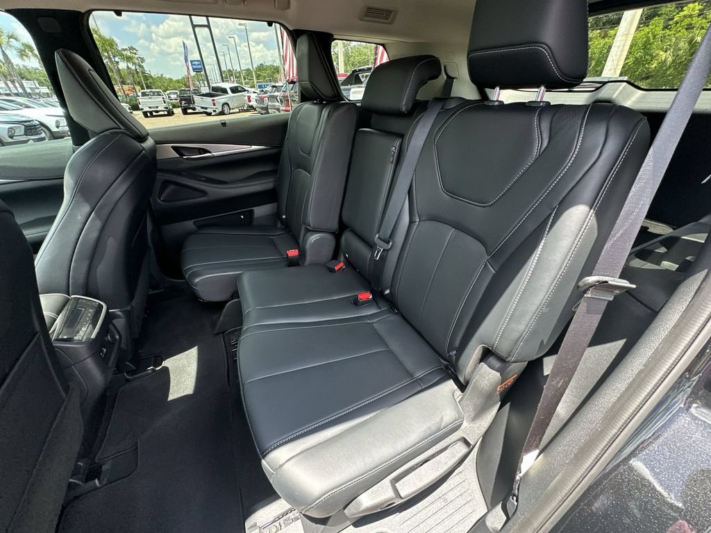 Used 2023 INFINITI QX60 Luxe w/ Cargo Package FWD image 27