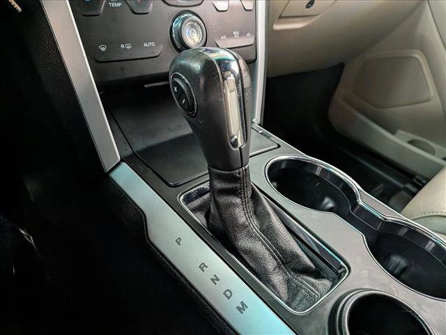 Used 2015 Ford Explorer XLT w/ Equipment Group 202B FWD image 17