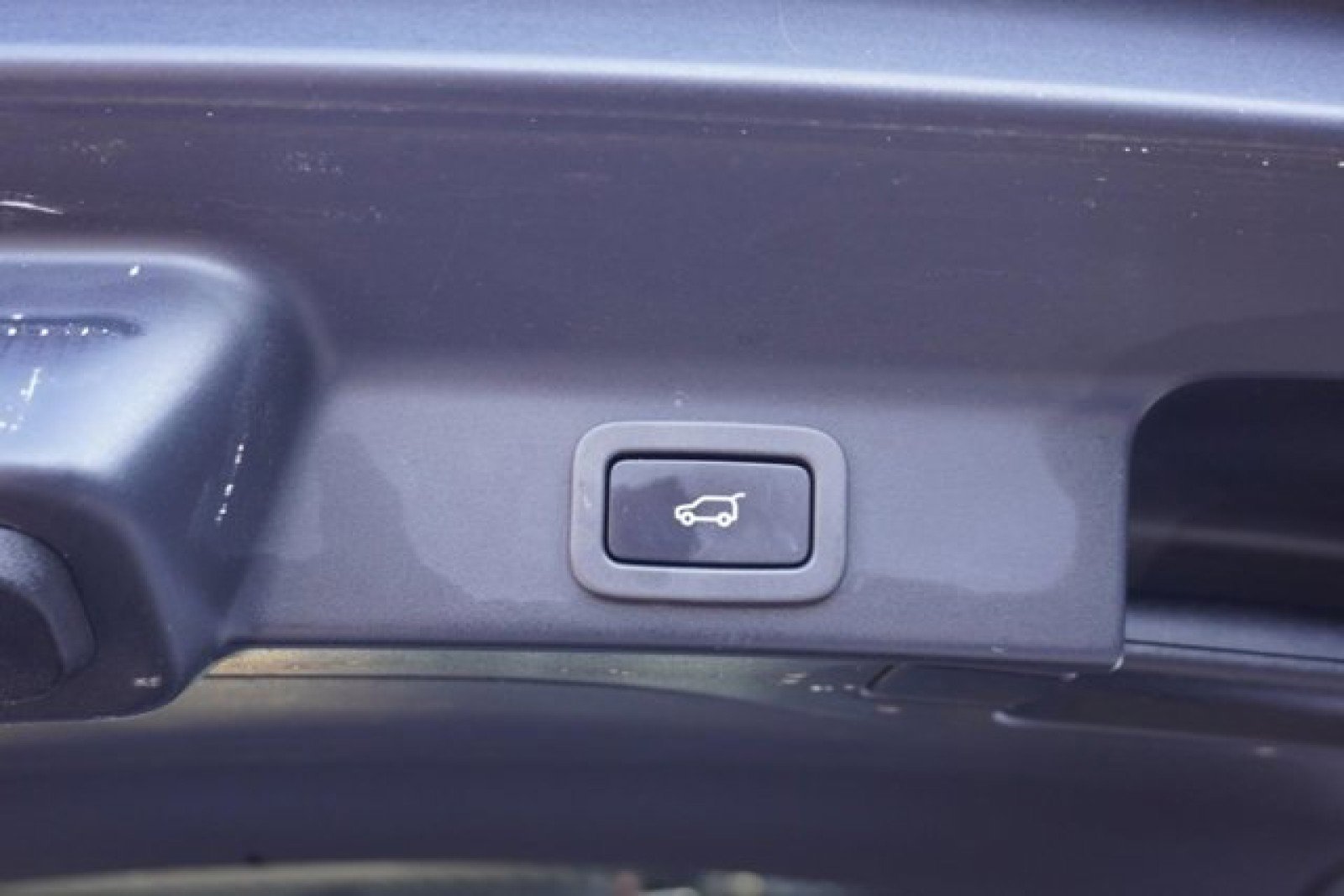 Used 2018 Jaguar F-PACE Prestige image 11