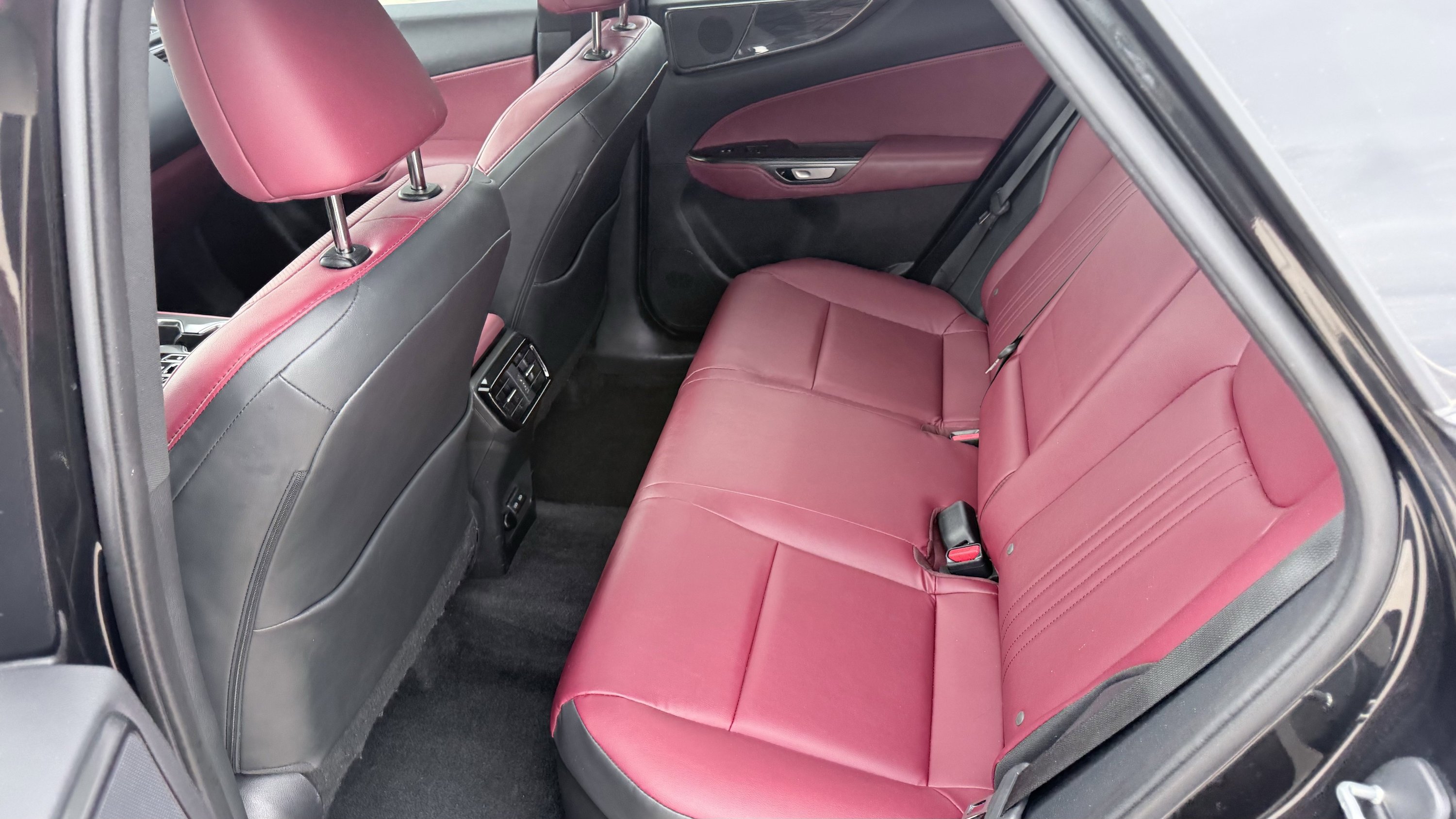 Used 2025 Lexus NX 350h AWD w/ Cold Area Package image 29