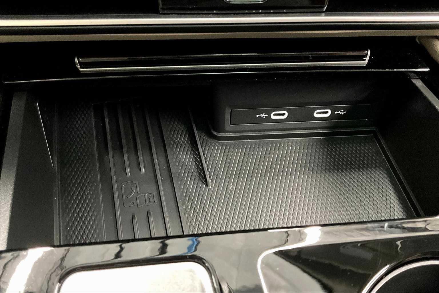 Used 2025 Volkswagen Atlas SEL Premium R-Line image 36