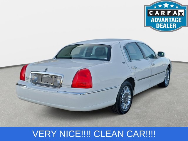 Used 2008 Lincoln Town Car Signature Limited RWD image 5
