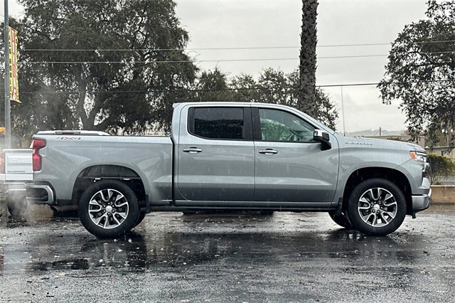 Used 2025 Chevrolet Silverado 1500 LT image 4